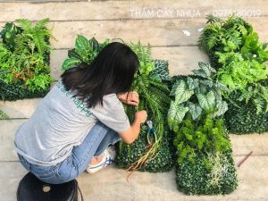 thảm cây nhựa trang trí tường
