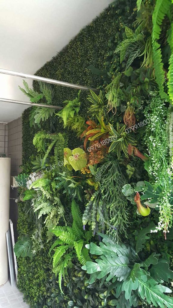 Mẫu tường cây giả đẹp trang trí cửa hàng