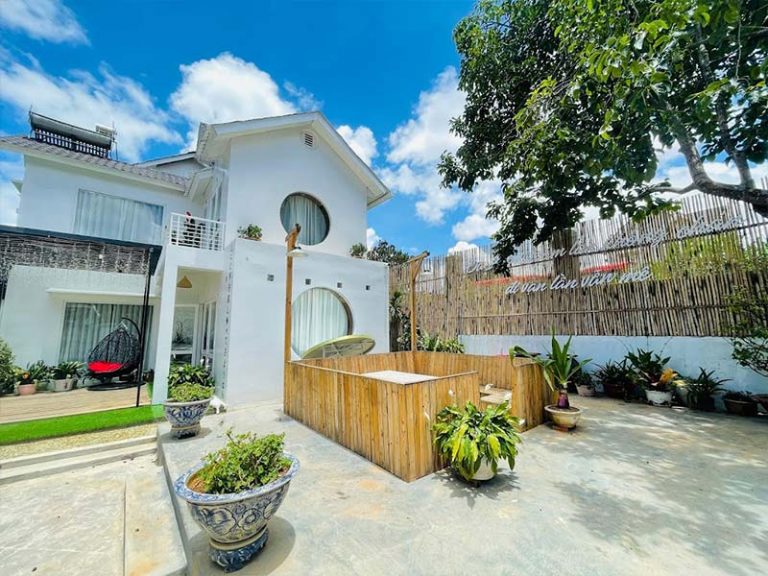 Cỏ nhân tạo trang trí Homestay