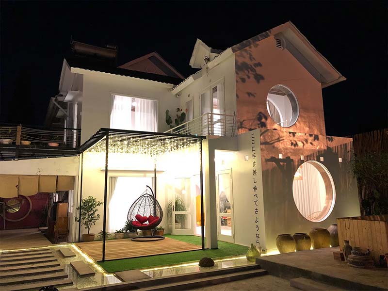 Cỏ nhân tạo trang trí Homestay Villa Coffee 7 Cỏ nhân tạo trang trí Homestay