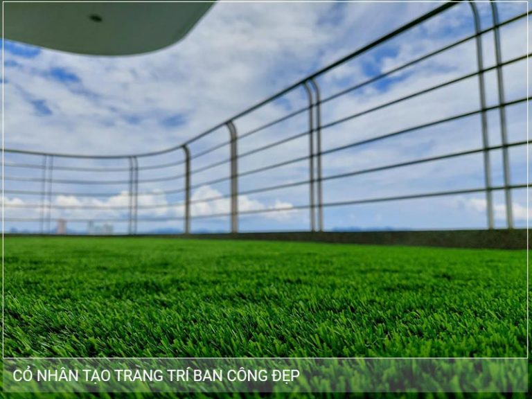 Cỏ nhân tạo trang trí ban công đẹp