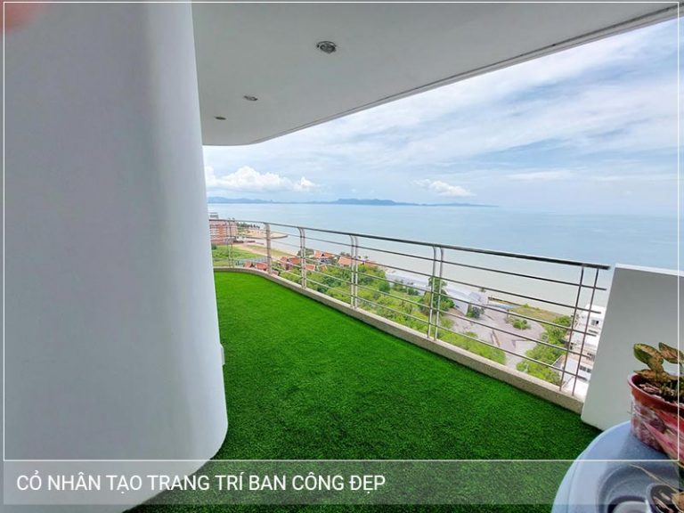 Cỏ nhân tạo trang trí ban công đẹp
