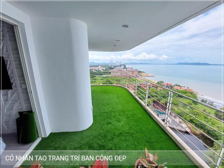 Cỏ nhân tạo trang trí ban công đẹp