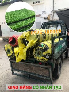 Giao hàng cỏ nhân tạo