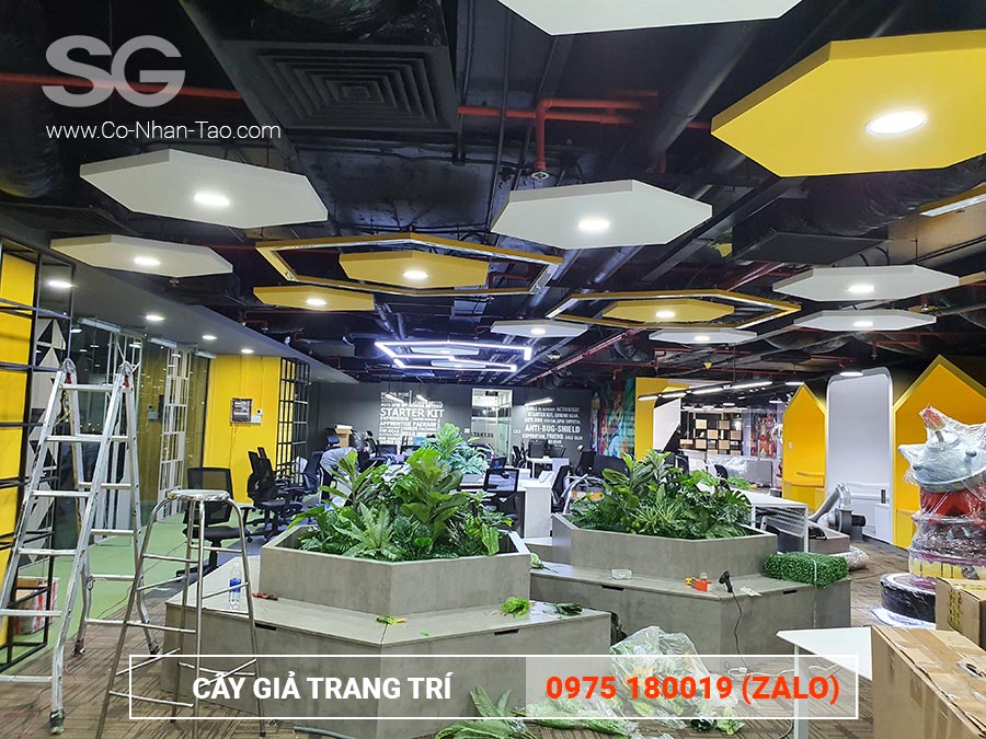 Chậu cây giả trang trí văn phòng