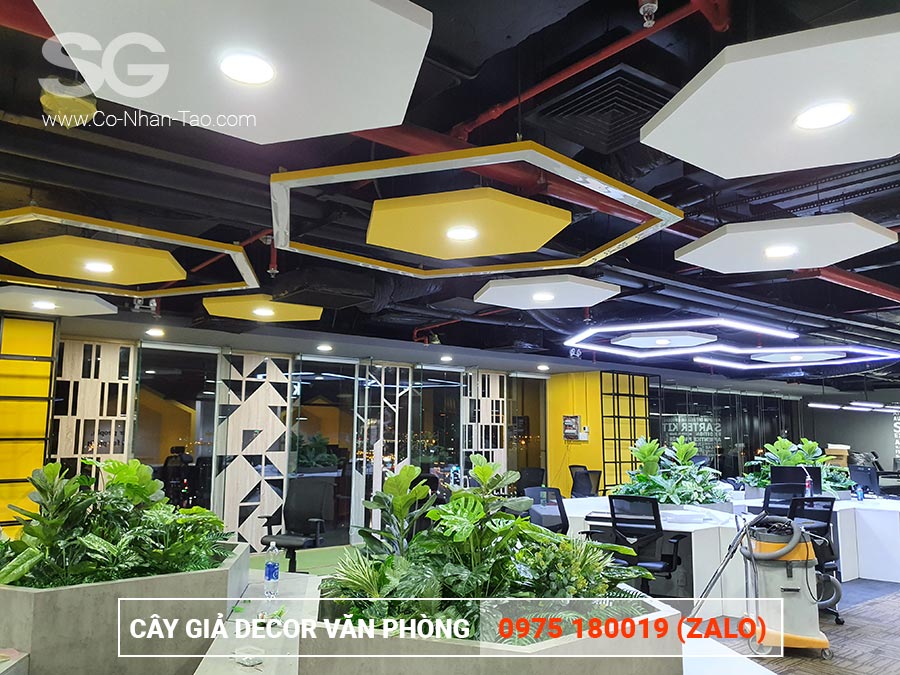 Chậu cây giả trang trí văn phòng