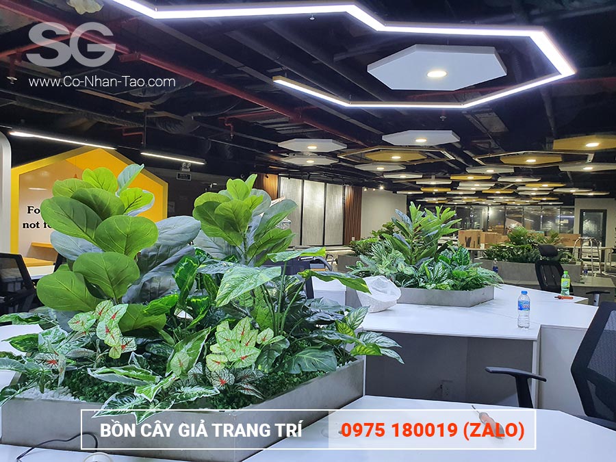 Chậu cây giả trang trí văn phòng
