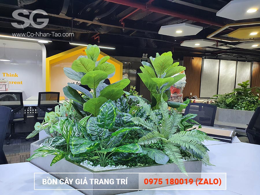 Chậu cây giả trang trí văn phòng