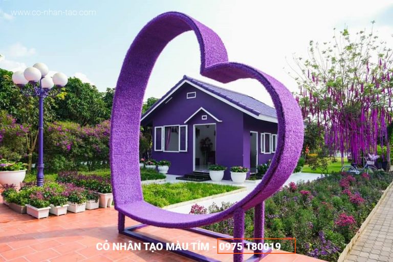 Thảm cỏ nhân tạo màu tím trang trí