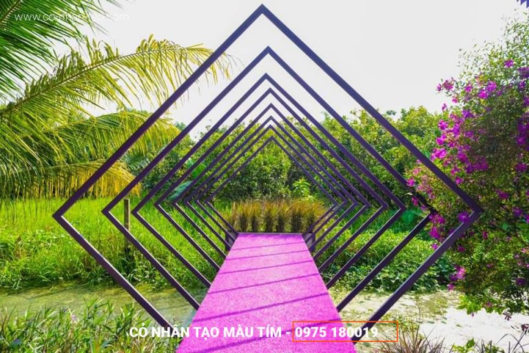 Thảm cỏ nhân tạo màu tím trang trí