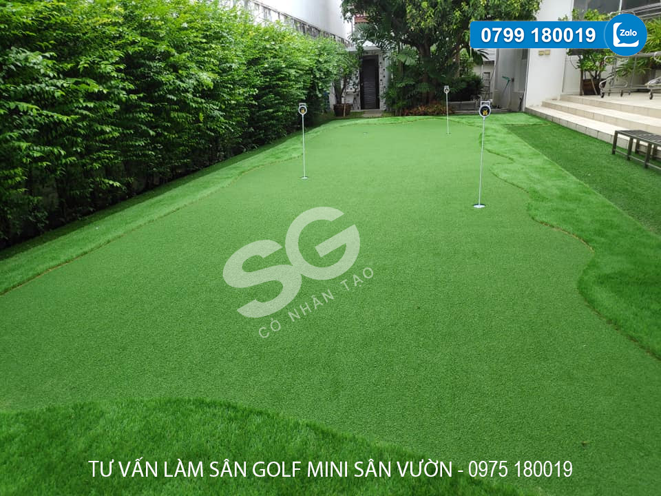 Cỏ Sân Golf Nhân Tạo Là Gì? 8 Cỏ nhân tạo làm sân golf mini trong sân vườn