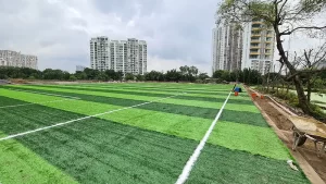 Làm sân bóng đá cỏ nhân tạo