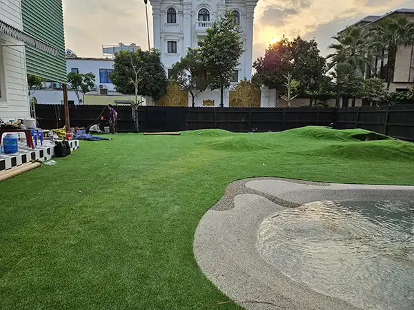 Cỏ nhân tạo trải khu vui chơi cho bé