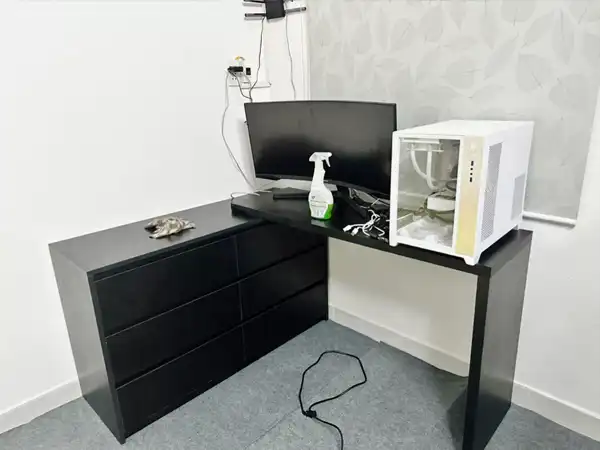 Thảm nỉ xám trải sàn văn phòng