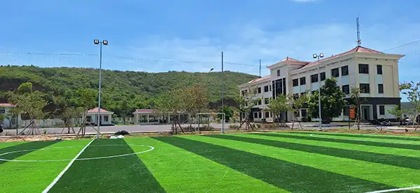 Làm sân bóng đá cho Hải quân tại Nha Trang
