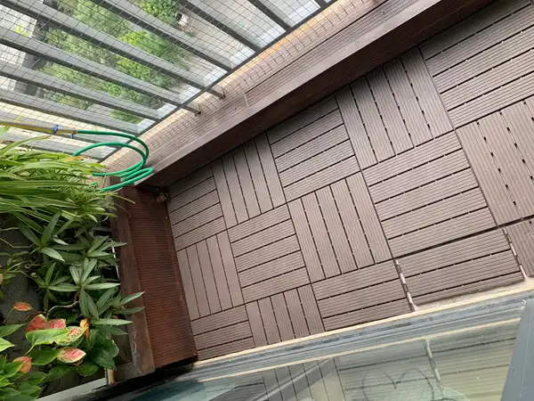 Vỉ nhựa lót sàn 30x30