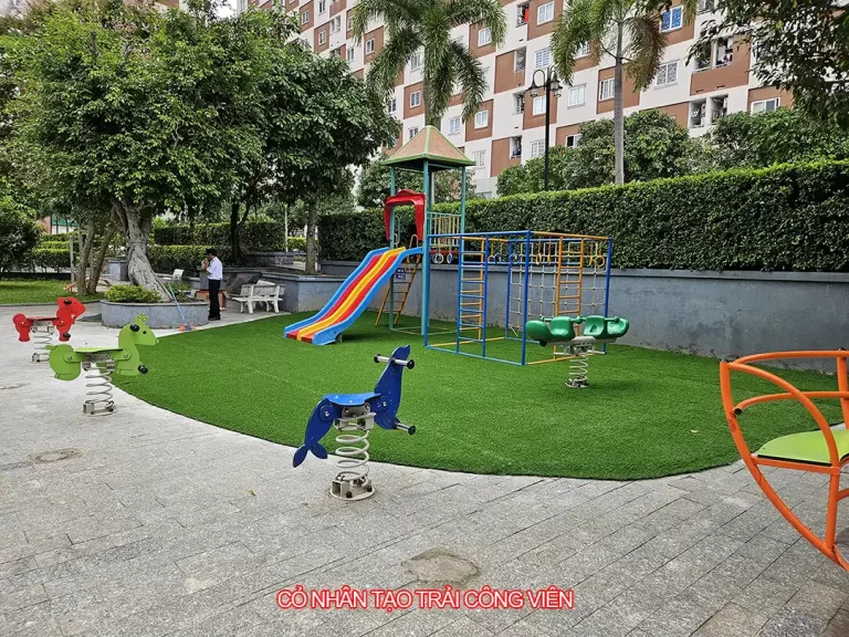 Cỏ nhân tạo trải công viên chung cư Tam Phú, Thủ Đức