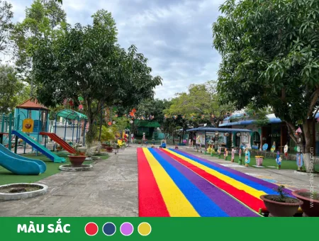 Cỏ nhân tạo màu sắc xanh đỏ tím vàng trắng...